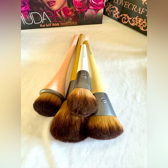 ❤️NWOT❤️ECOTOOLS❤️MAKE UP BRUSHES❤️4 TOTAL❤️ - Picture 3 of 9